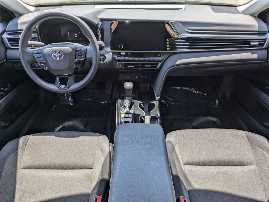 Used 2025 Toyota Camry LE image 25