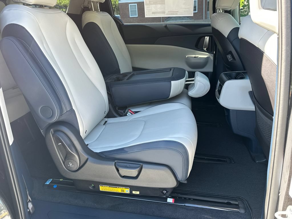New 2026 Kia Carnival EX FWD image 14