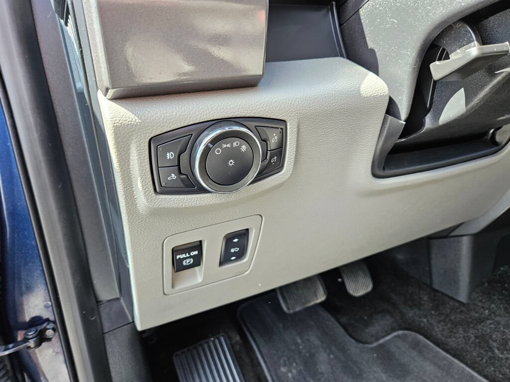 Used 2018 Ford F150 XLT w/ Equipment Group 302A Luxury AWD/4WD image 21