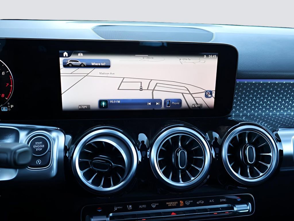 Certified 2025 Mercedes-Benz GLB 250 4MATIC image 22