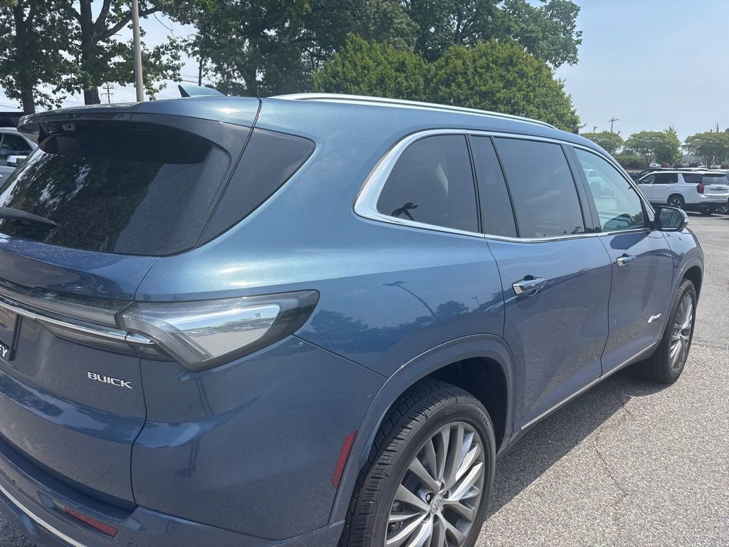 Used 2026 Buick Enclave Avenir AWD/4WD image 5