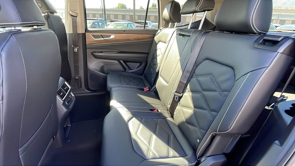 New 2026 Volkswagen Atlas SE FWD image 16