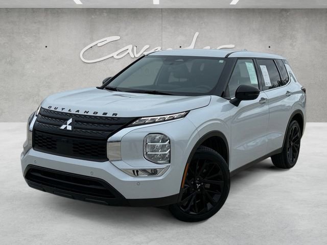 Used 2023 Mitsubishi Outlander SE Black Edition image 1