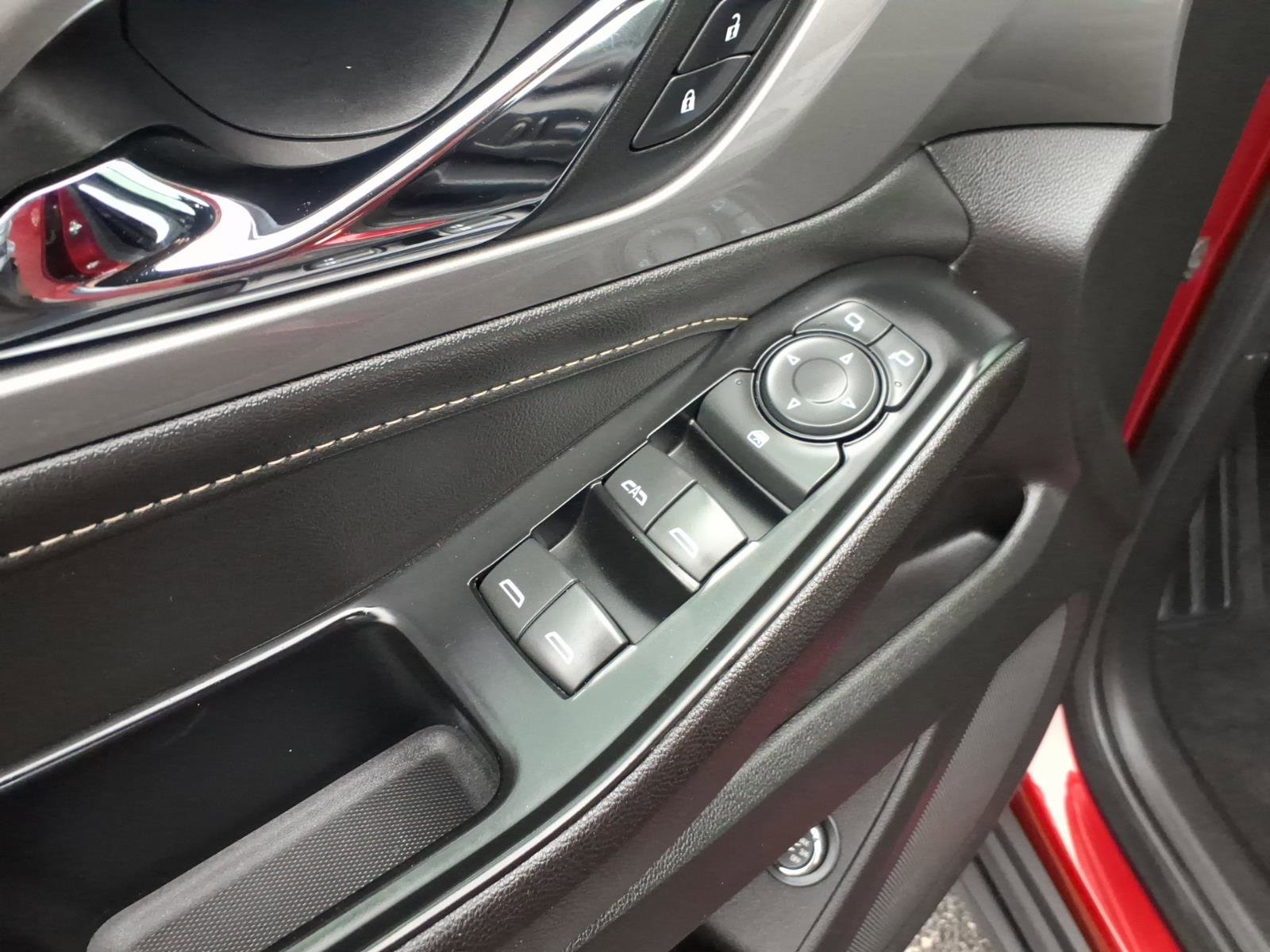 Used 2023 Chevrolet Traverse LT FWD image 14