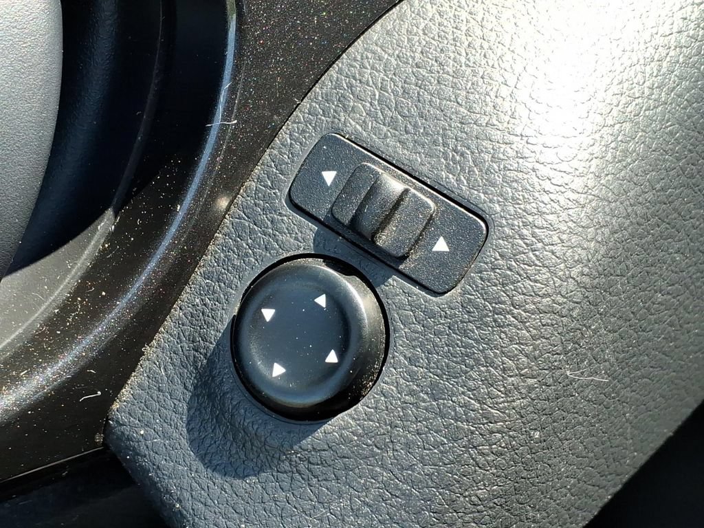 Used 2019 Nissan Rogue S AWD/4WD image 16