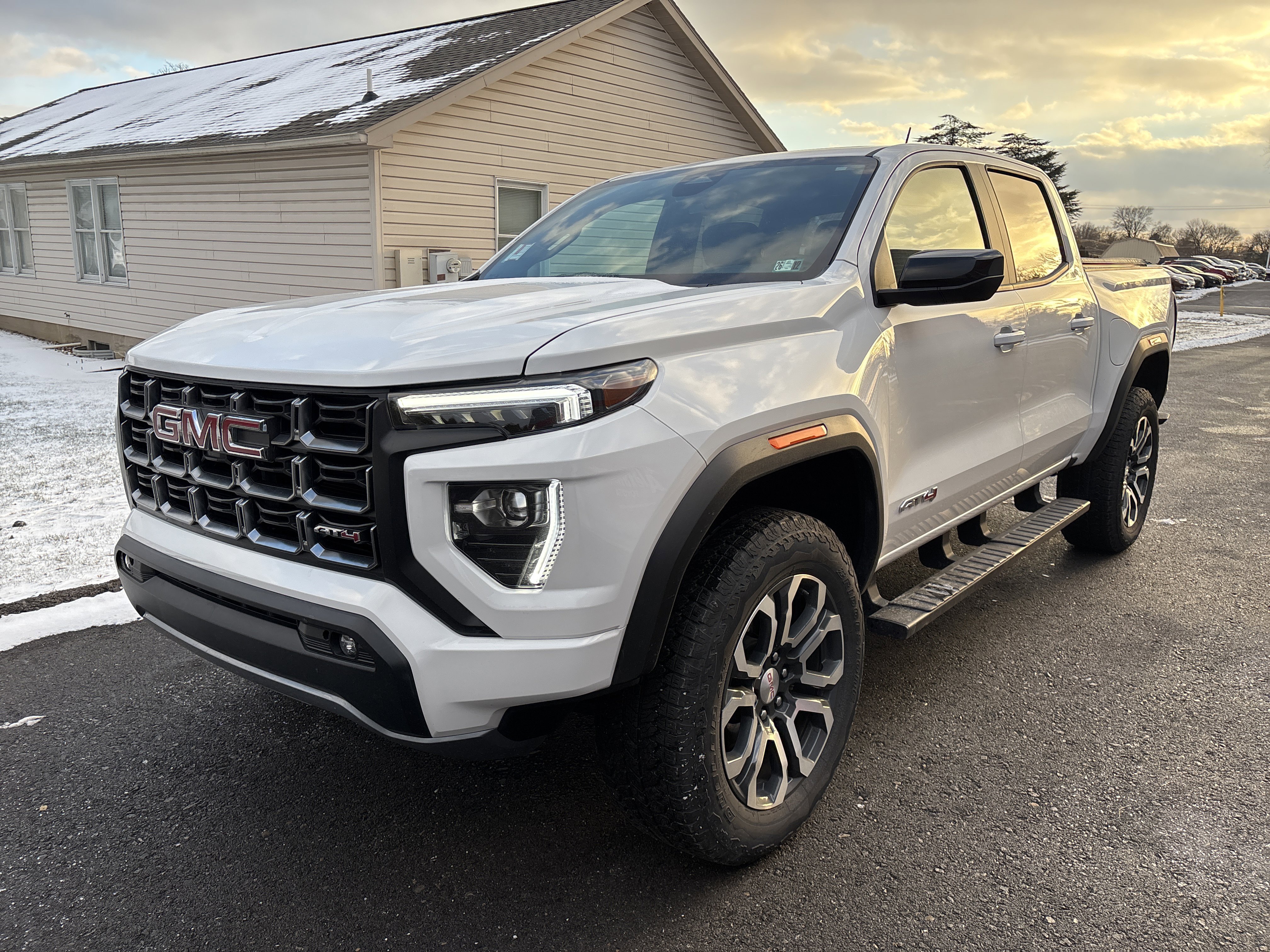 Used 2024 GMC Canyon AT4 image 7