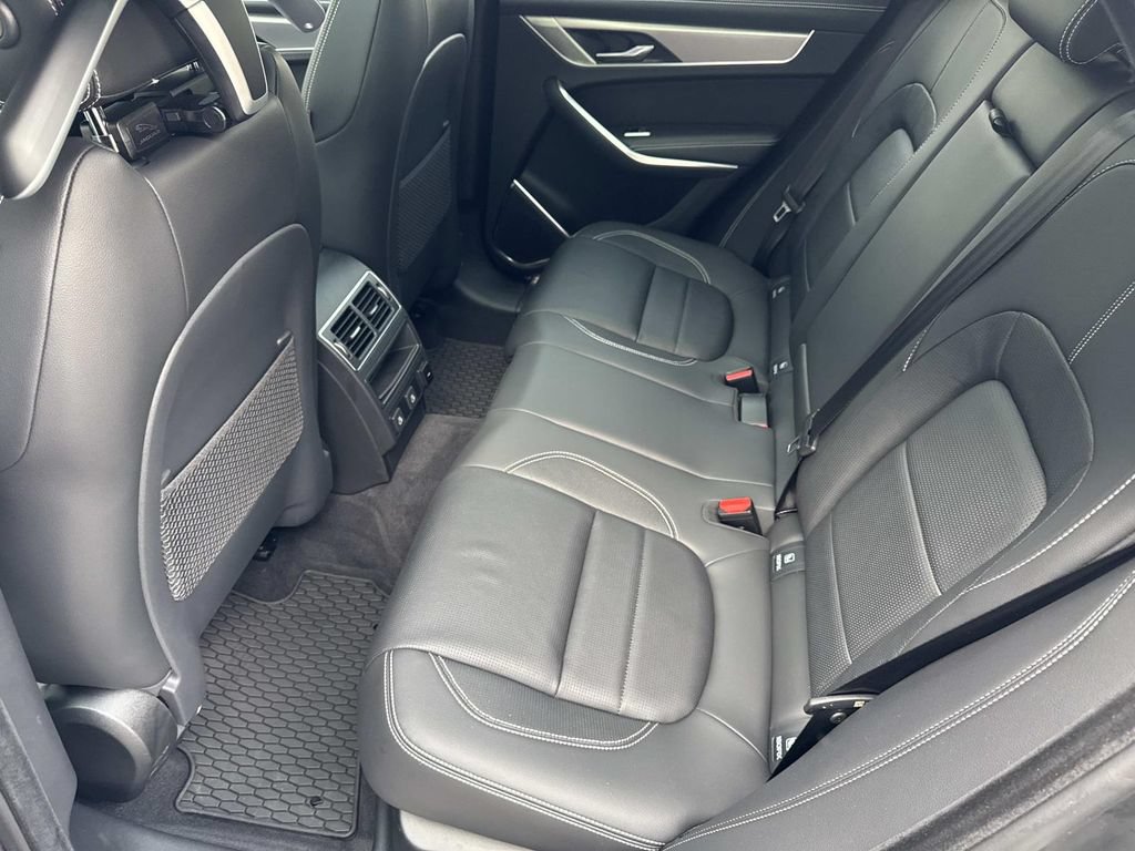 Certified 2024 Jaguar F-PACE R-Dynamic S AWD/4WD image 15