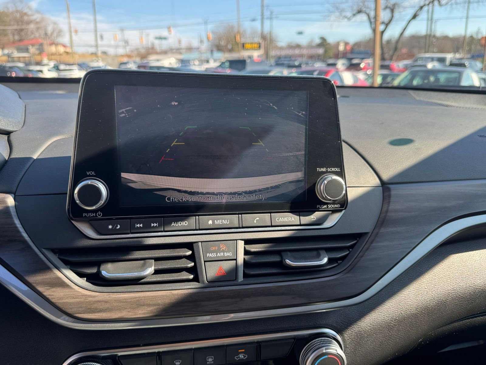 Used 2025 Nissan Altima 2.5 SV image 17