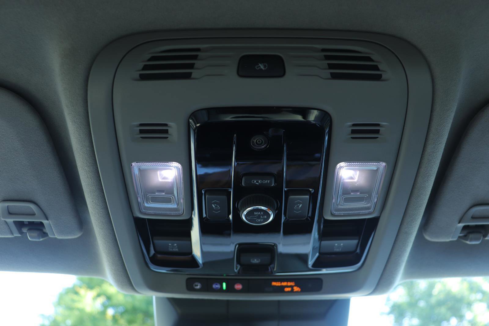 Used 2025 Cadillac Escalade Sport Platinum w/ LPO, Floor Liner Package AWD/4WD image 24