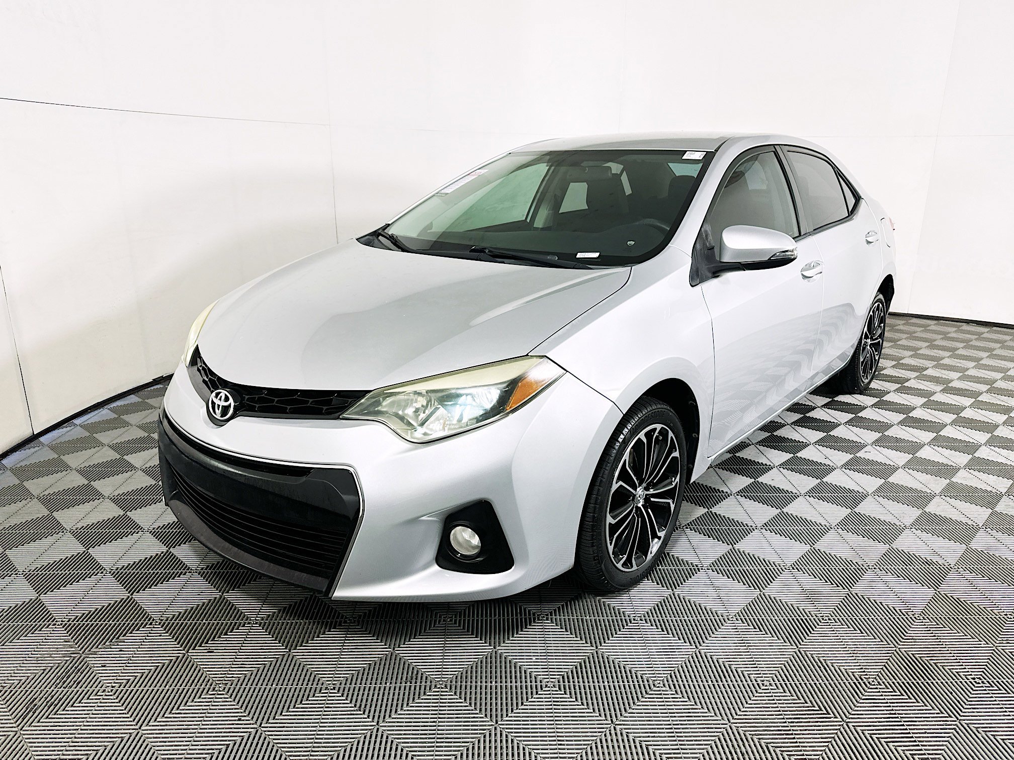 Used 2015 Toyota Corolla S image 7