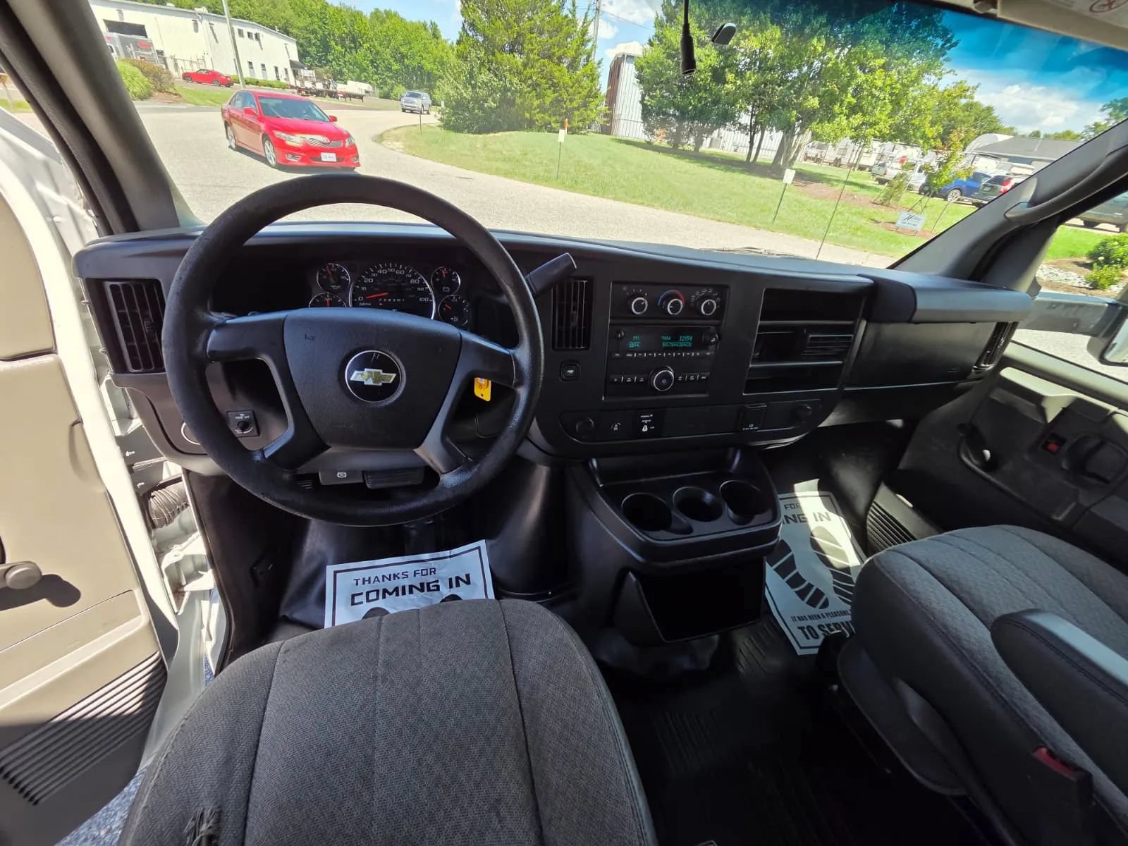 Used 2015 Chevrolet Express 3500 RWD image 24