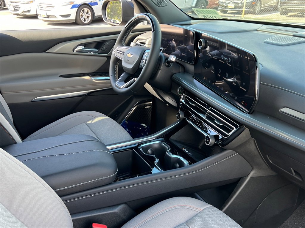 New 2026 Chevrolet Traverse LT w/ Enhanced Driving Package image 8