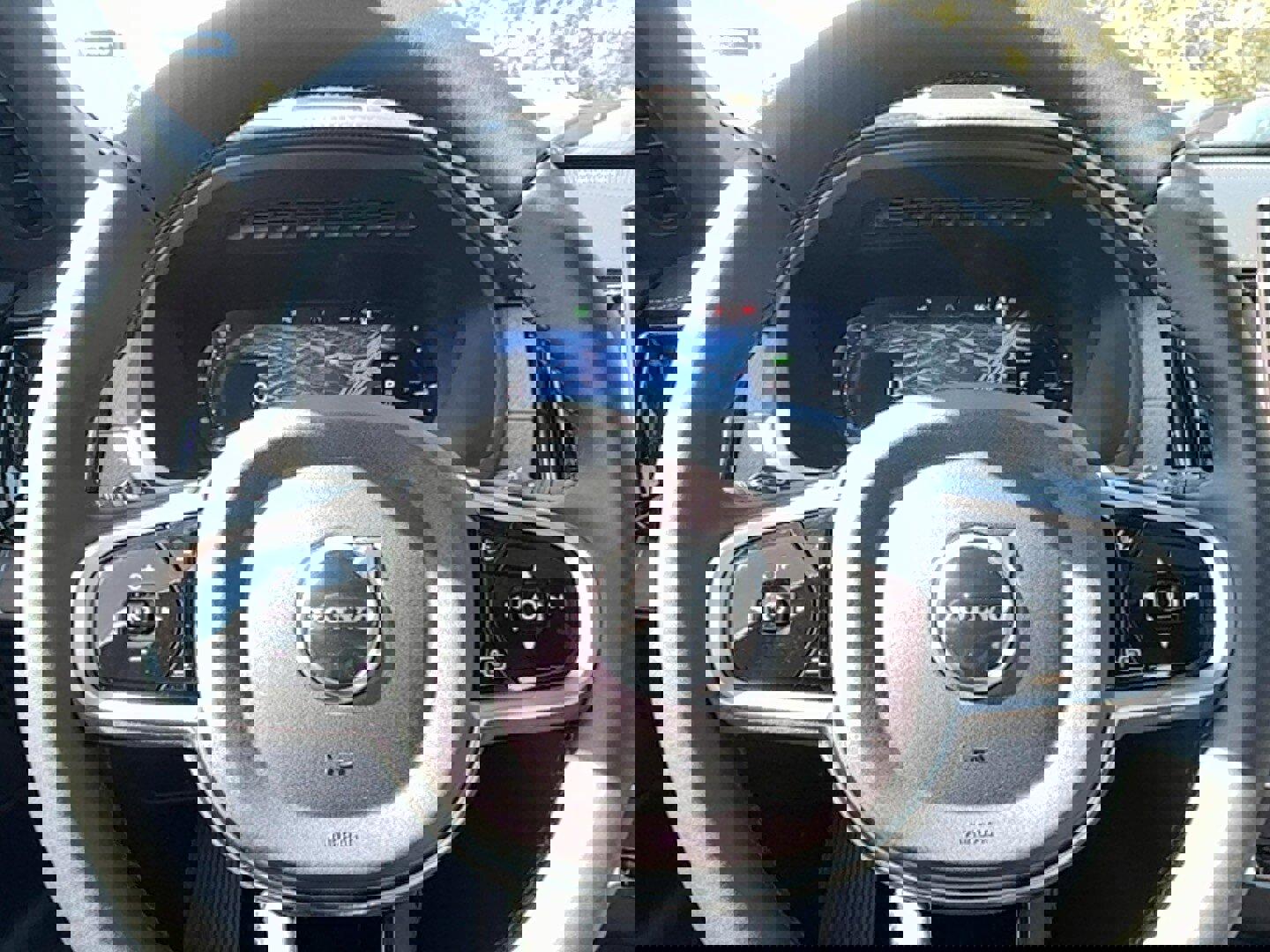 New 2026 Volvo XC90 T8 Plus w/ Protection Package Premier image 20