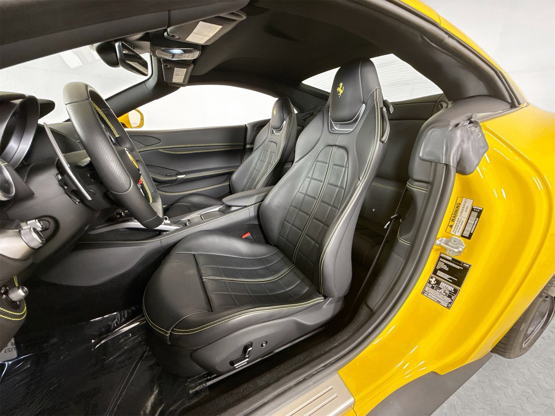 Certified 2022 Ferrari Portofino M image 9