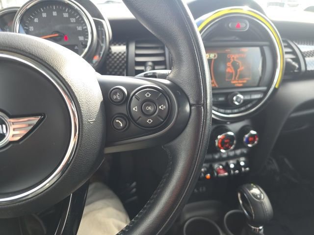 Used 2018 MINI Cooper S image 14