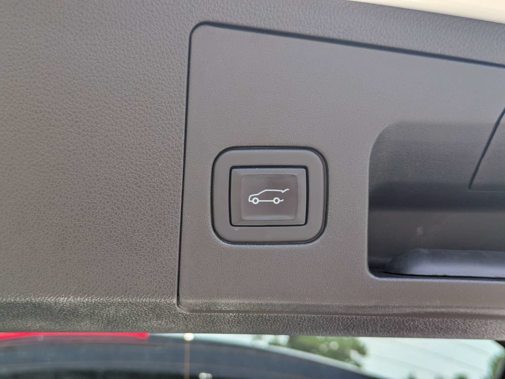 Used 2023 Cadillac XT4 Sport FWD image 14