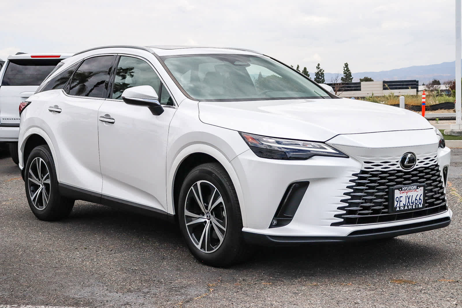 Used 2023 Lexus RX 350 FWD w/ Cold Area Package image 3
