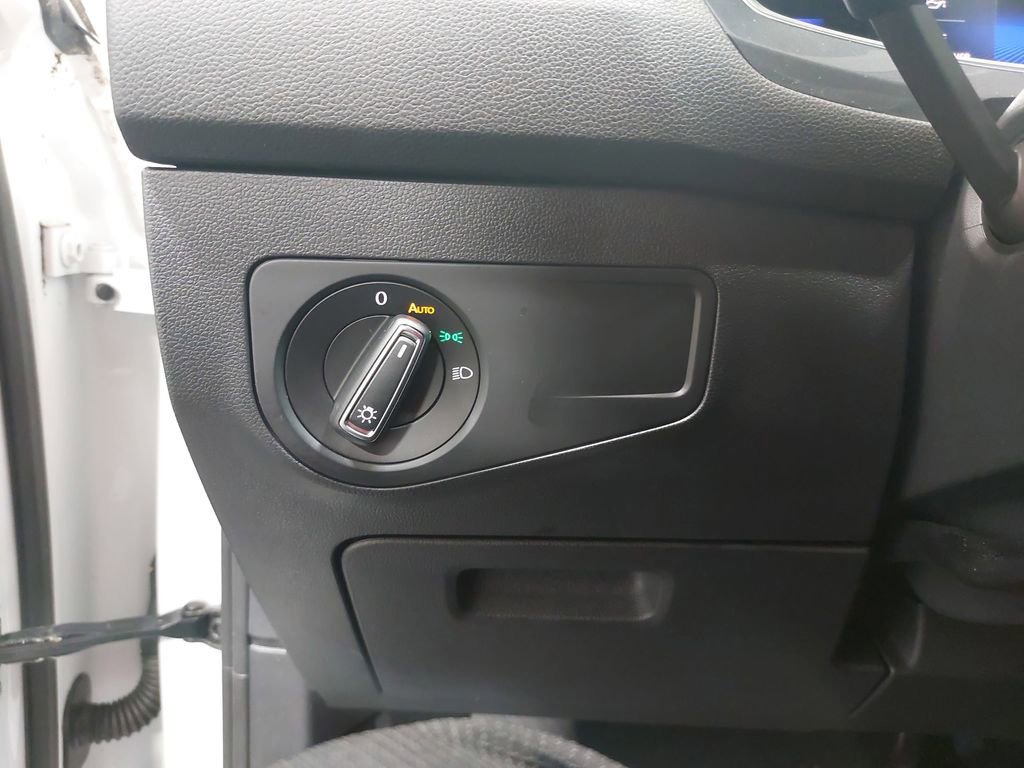 Used 2022 Volkswagen Tiguan SE image 25