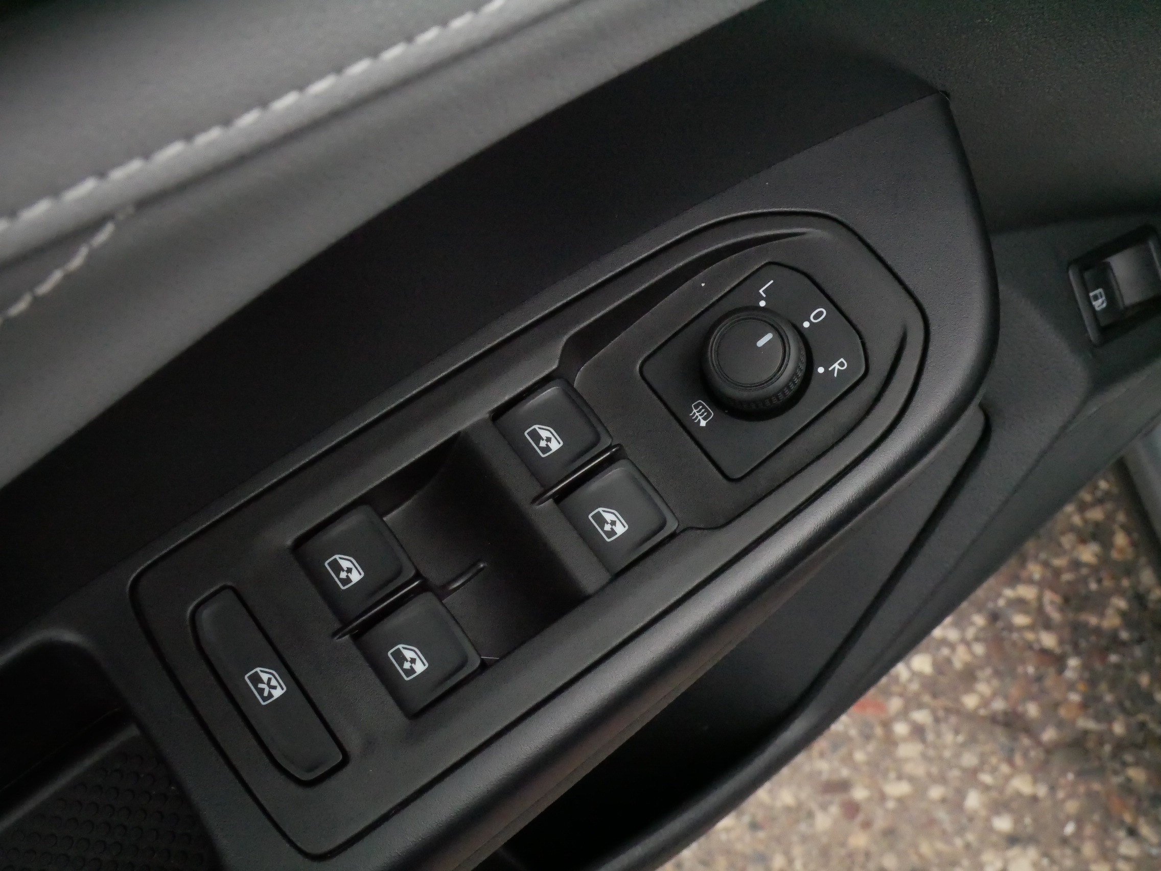 Certified 2024 Volkswagen Taos SEL AWD/4WD image 19