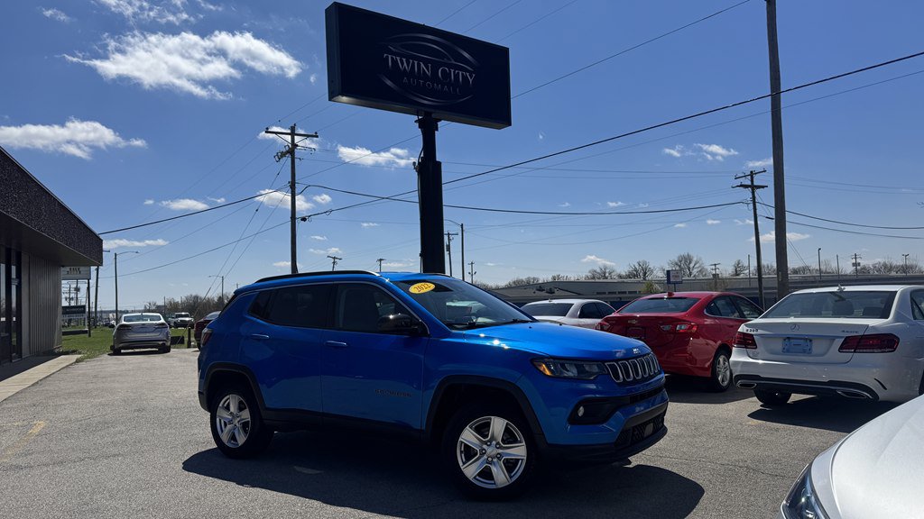 Used 2022 Jeep Compass Latitude AWD/4WD image 1