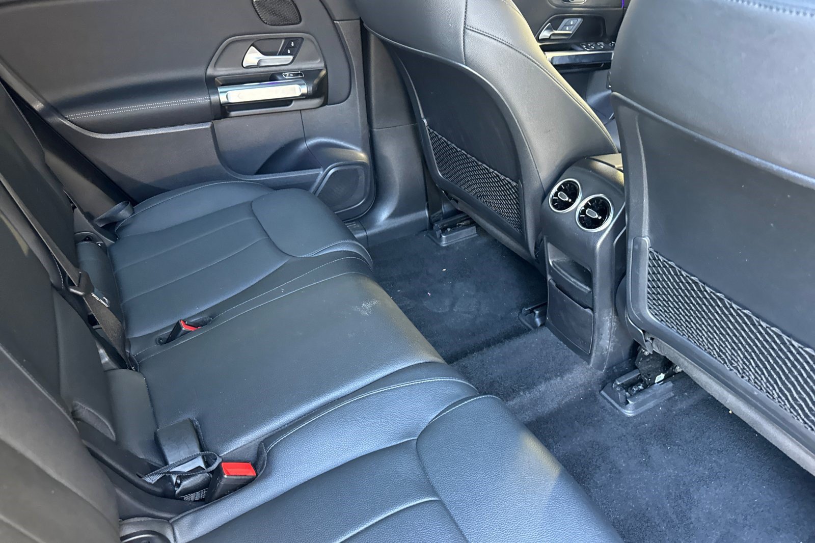 Used 2023 Mercedes-Benz EQB 300 4MATIC image 34