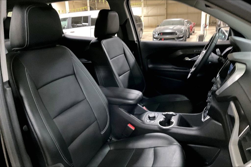 Used 2024 GMC Terrain SLT image 7