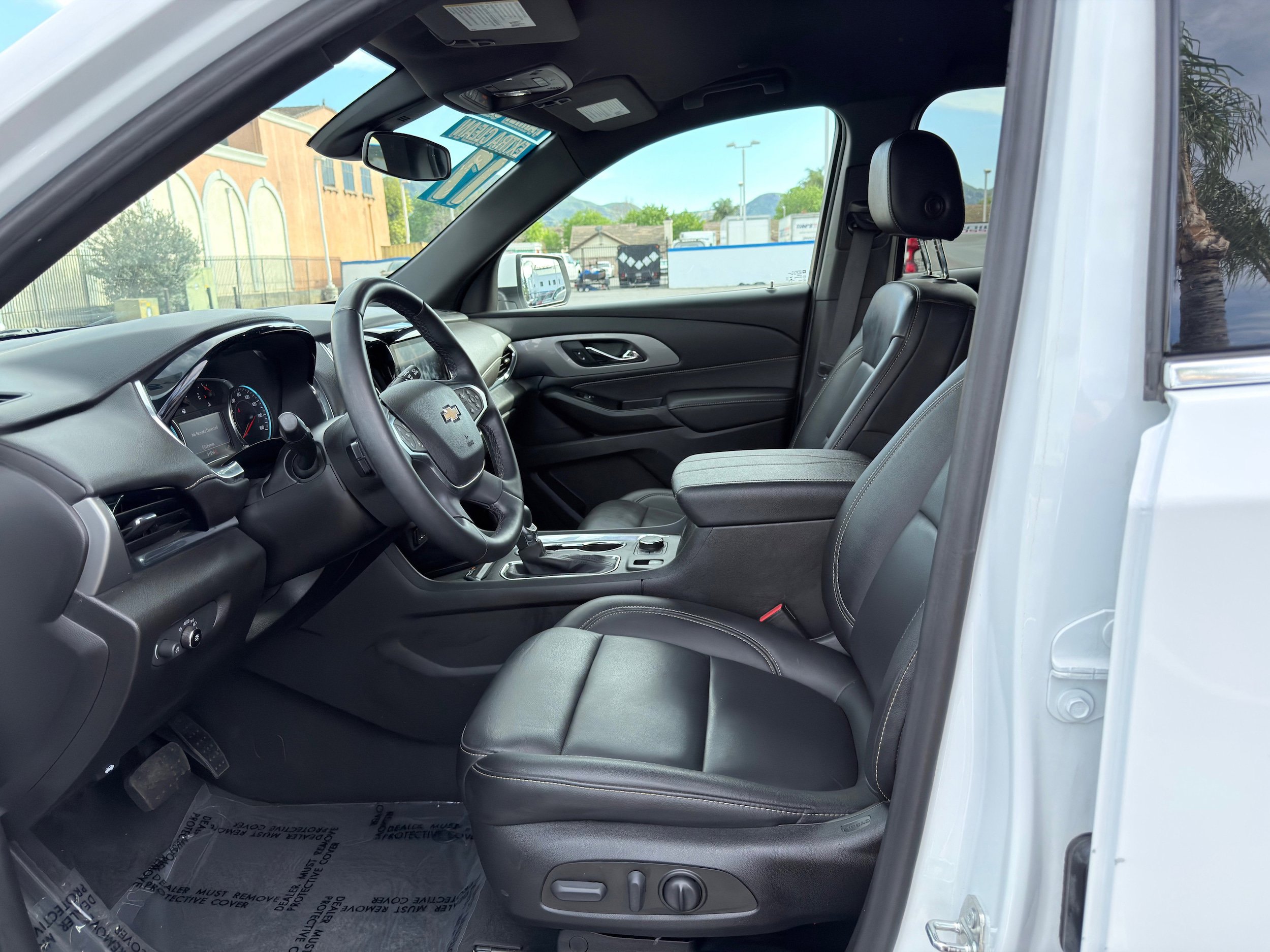 Used 2023 Chevrolet Traverse LT FWD image 20