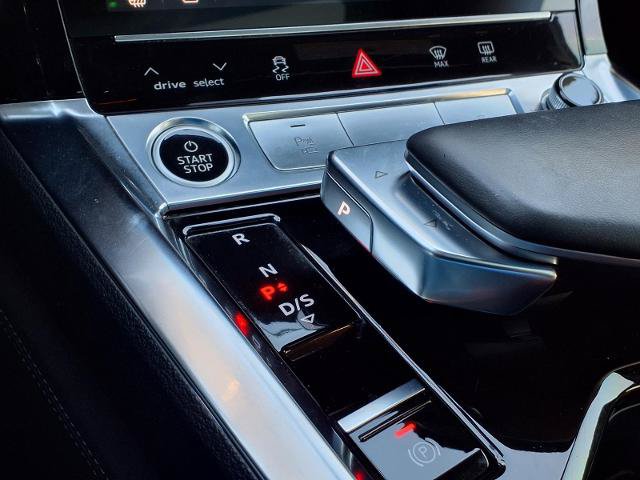 Used 2022 Audi e-tron Premium Plus AWD/4WD image 14
