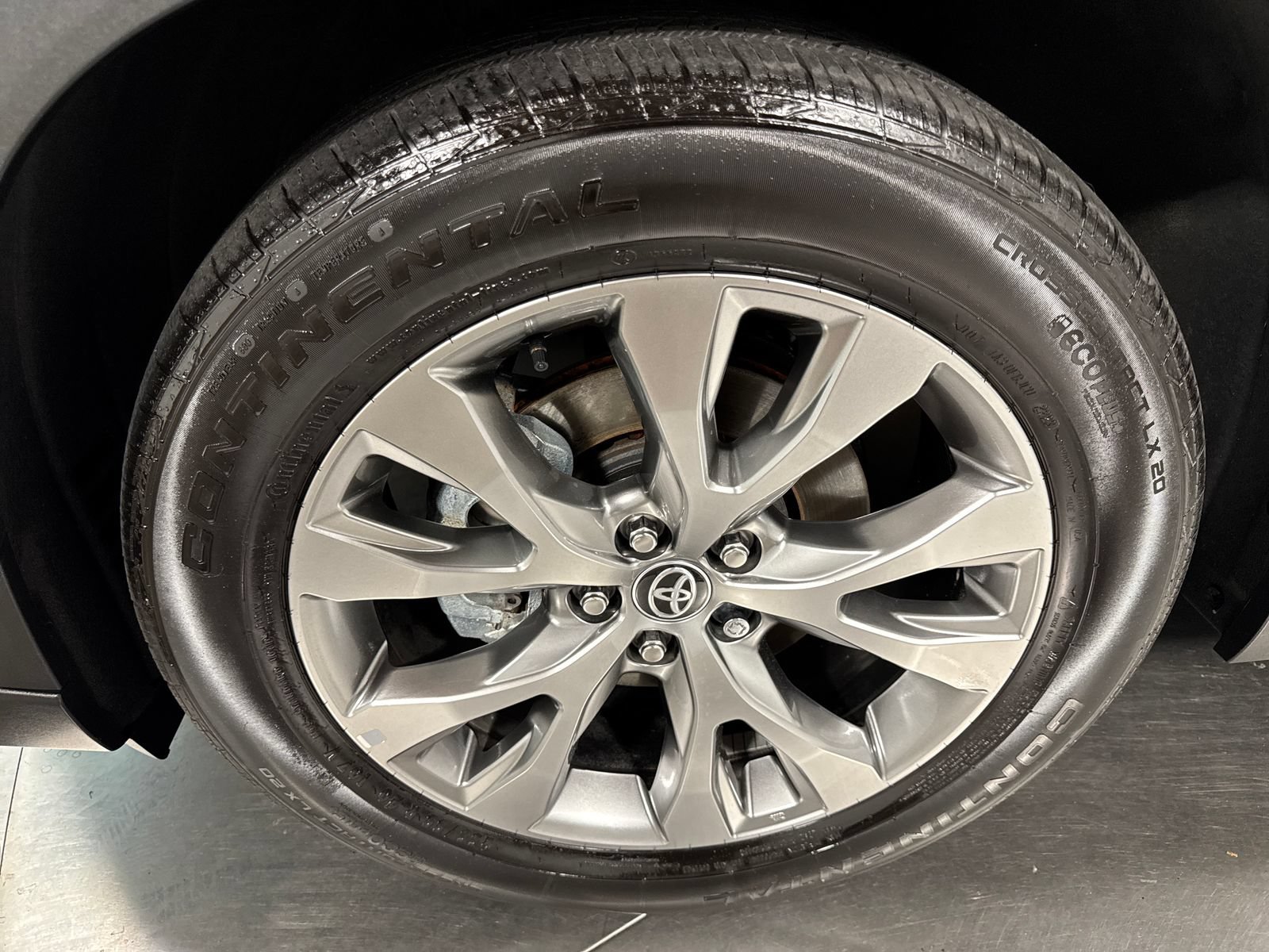 Used 2024 Toyota Grand Highlander AWD image 2