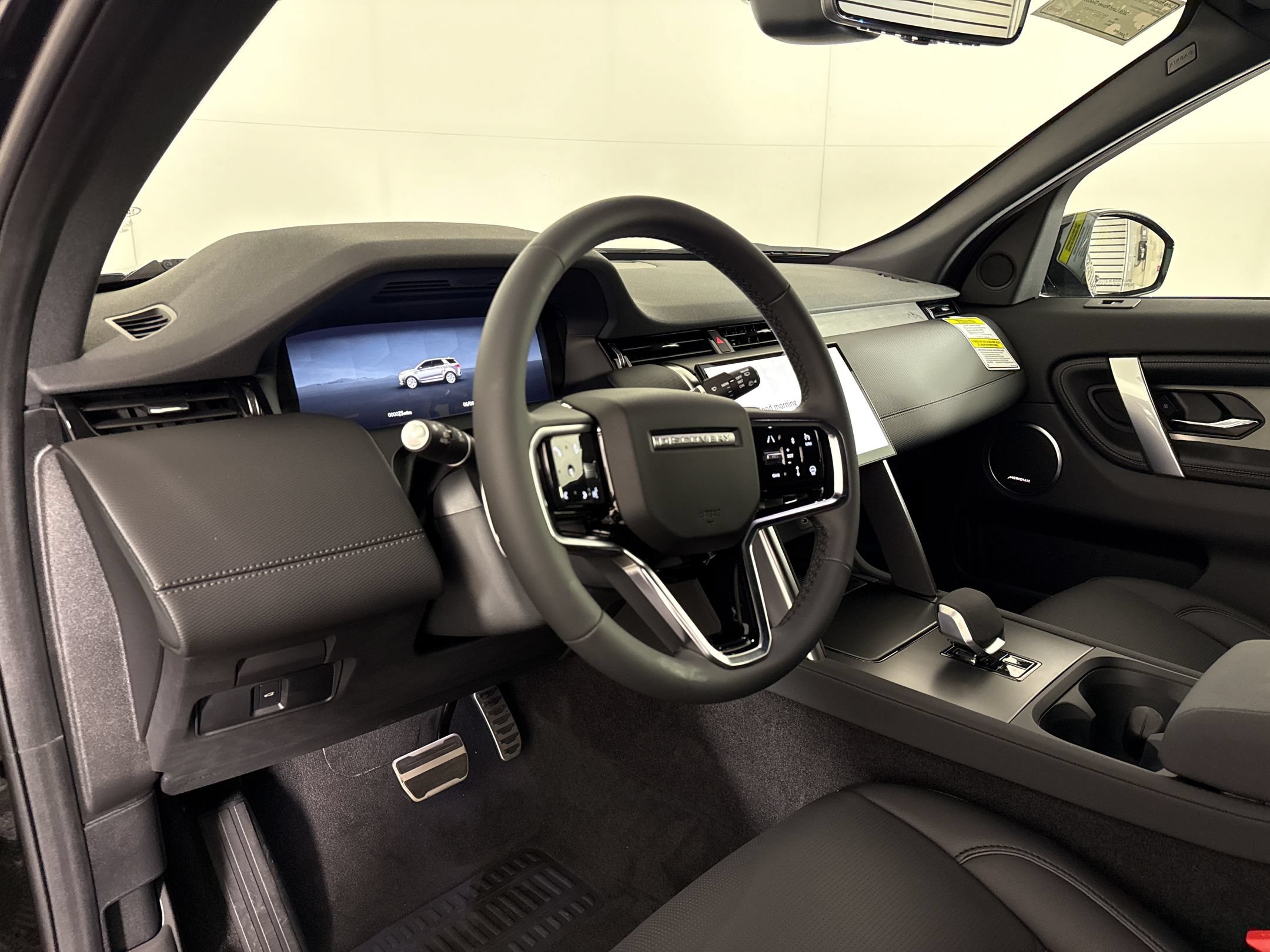 New 2026 Land Rover Discovery Sport Landmark AWD/4WD image 4