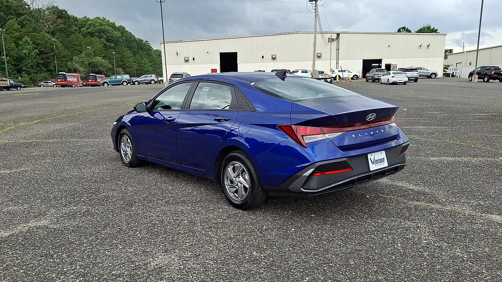 Certified 2025 Hyundai Elantra SE FWD image 6