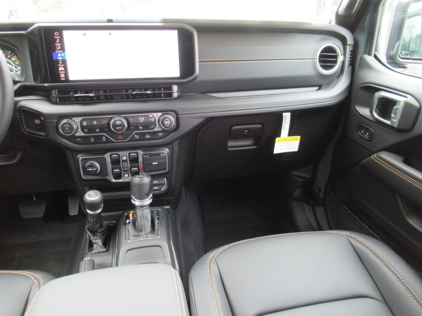 New 2026 Jeep Wrangler Unlimited Sahara AWD/4WD image 14