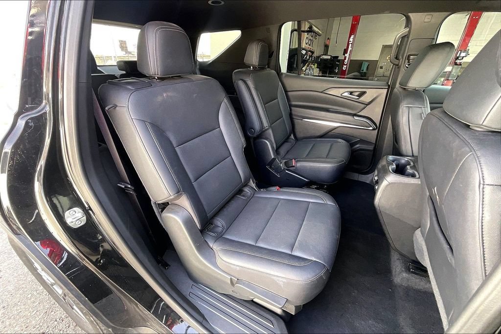 Used 2025 Chevrolet Traverse LT FWD image 26