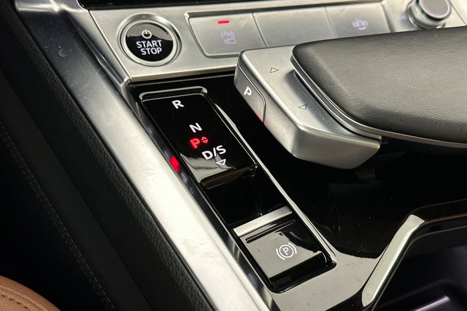 Used 2023 Audi e-tron Premium Plus w/ Premium Plus Package image 21