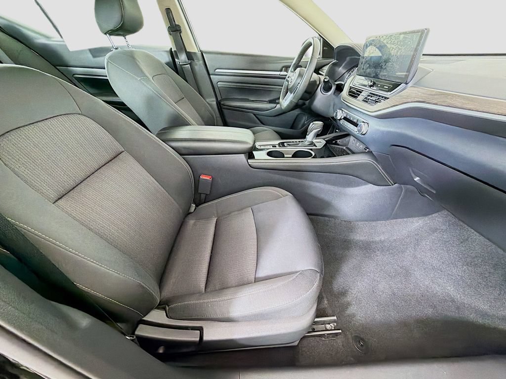 Used 2023 Nissan Altima 2.5 SV w/ SV Premium Package FWD image 25