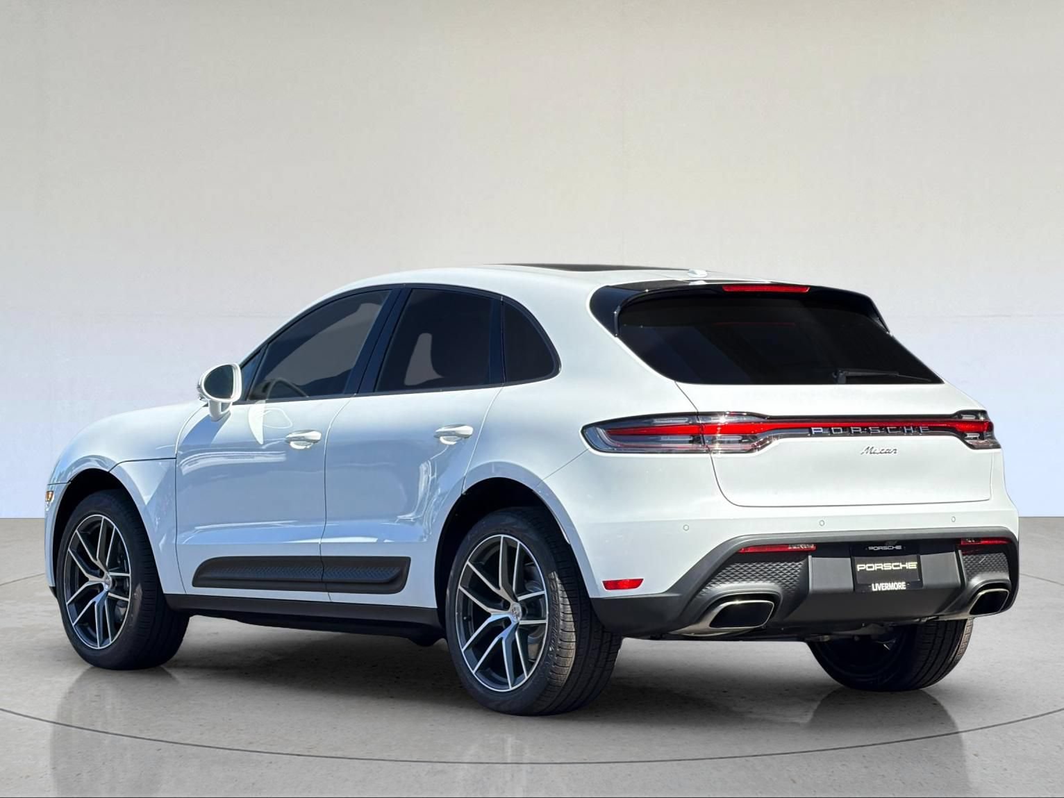 New 2026 Porsche Macan AWD/4WD image 3