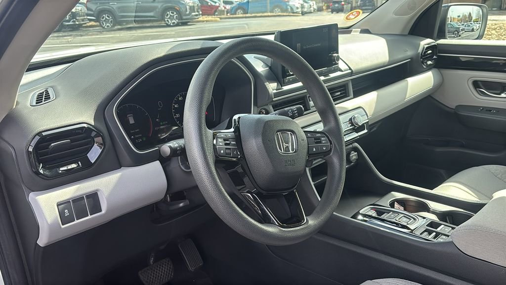 Used 2023 Honda Pilot LX image 23