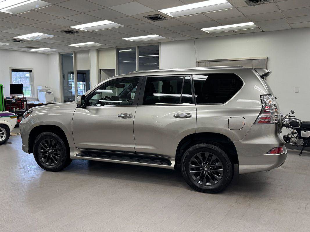 Used 2022 Lexus GX 460 Premium w/ Premium Package image 23