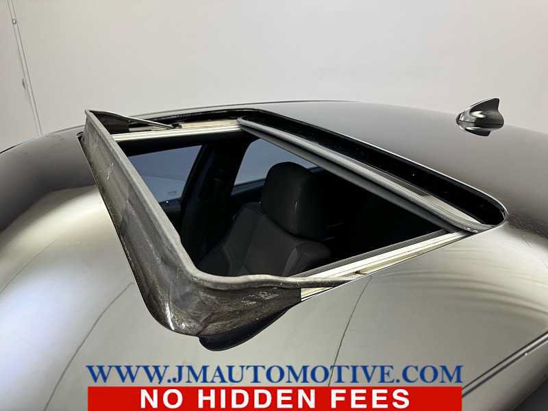 Used 2015 Dodge Charger SXT RWD image 11