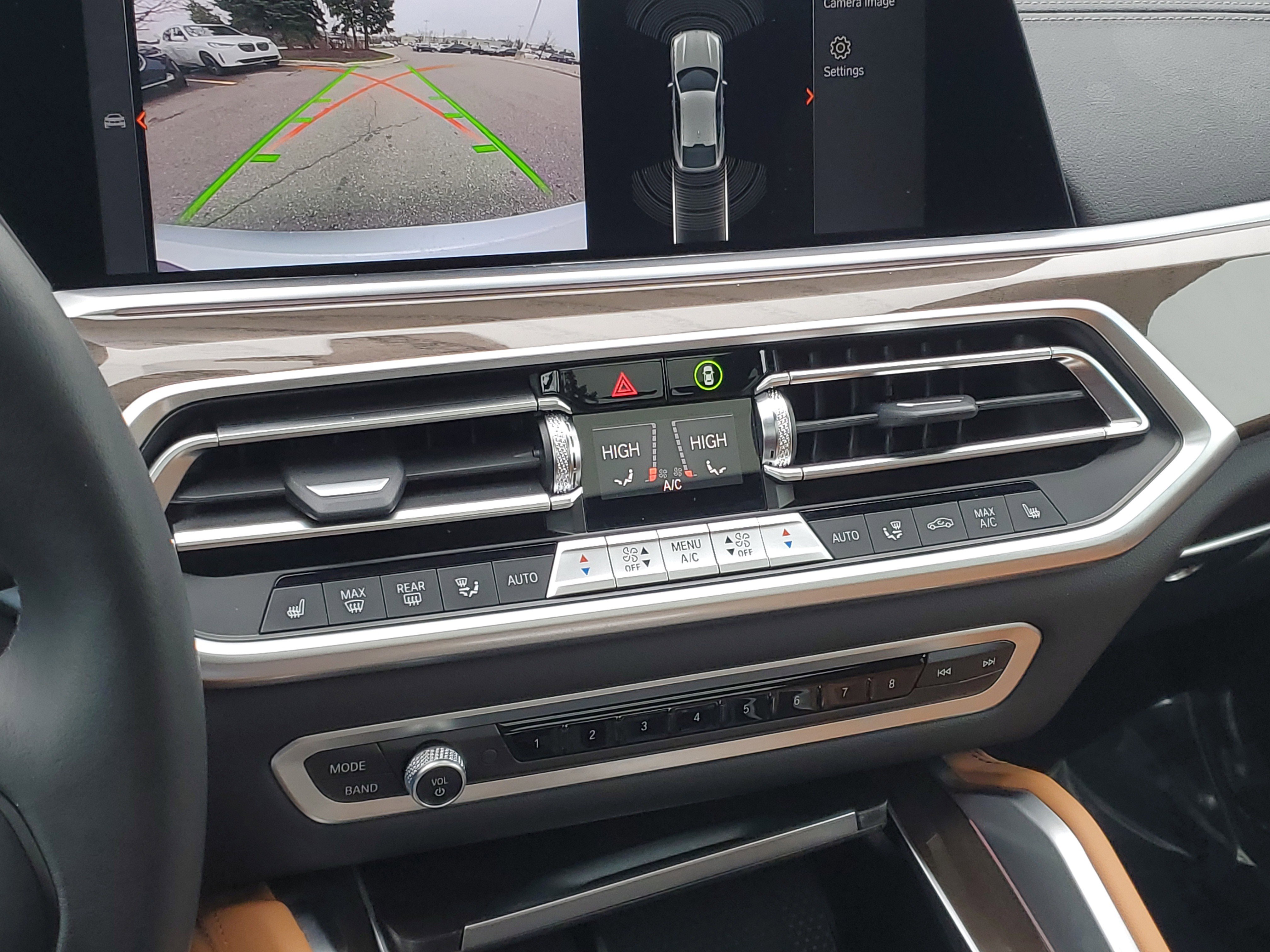 Used 2023 BMW X6 xDrive40i w/ Climate Comfort Package image 19