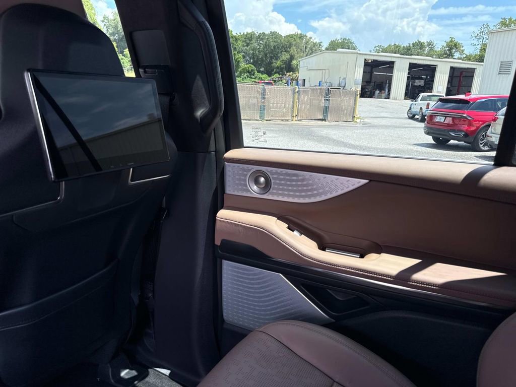 New 2025 Lincoln Navigator Black Label image 15