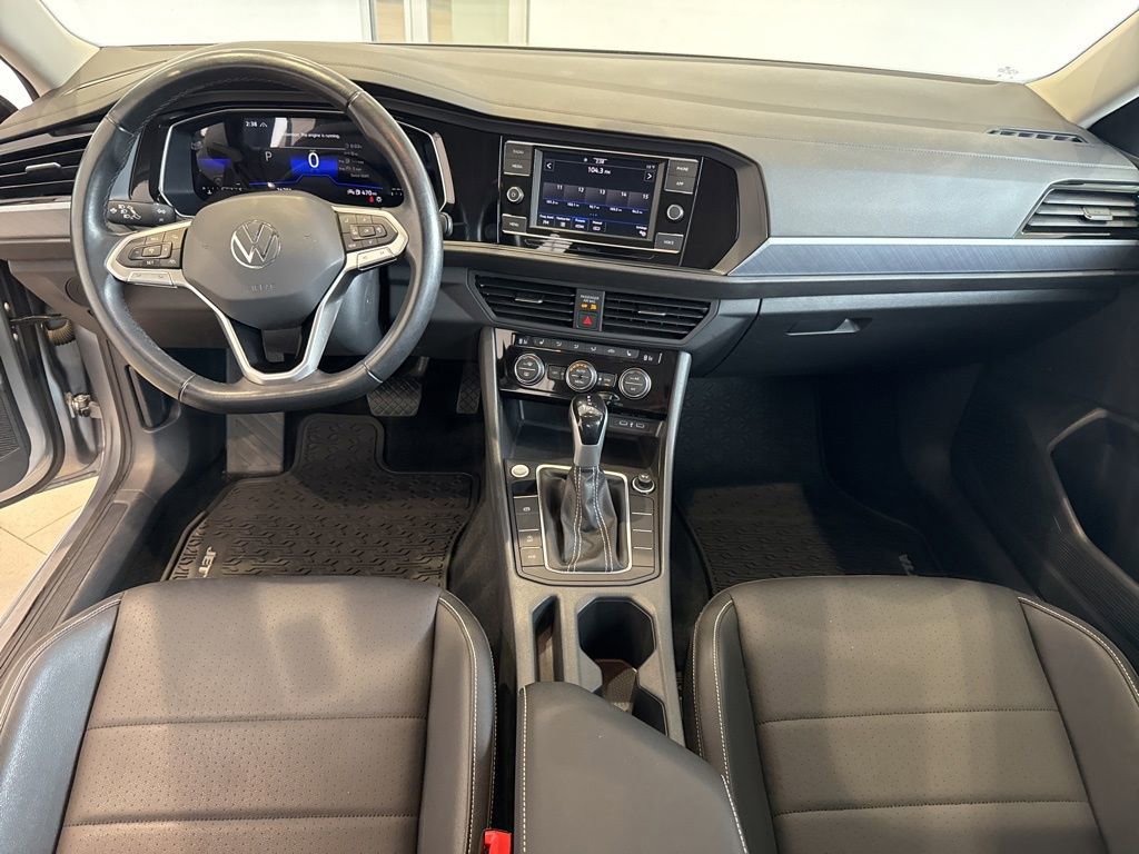 Used 2023 Volkswagen Jetta SE image 12