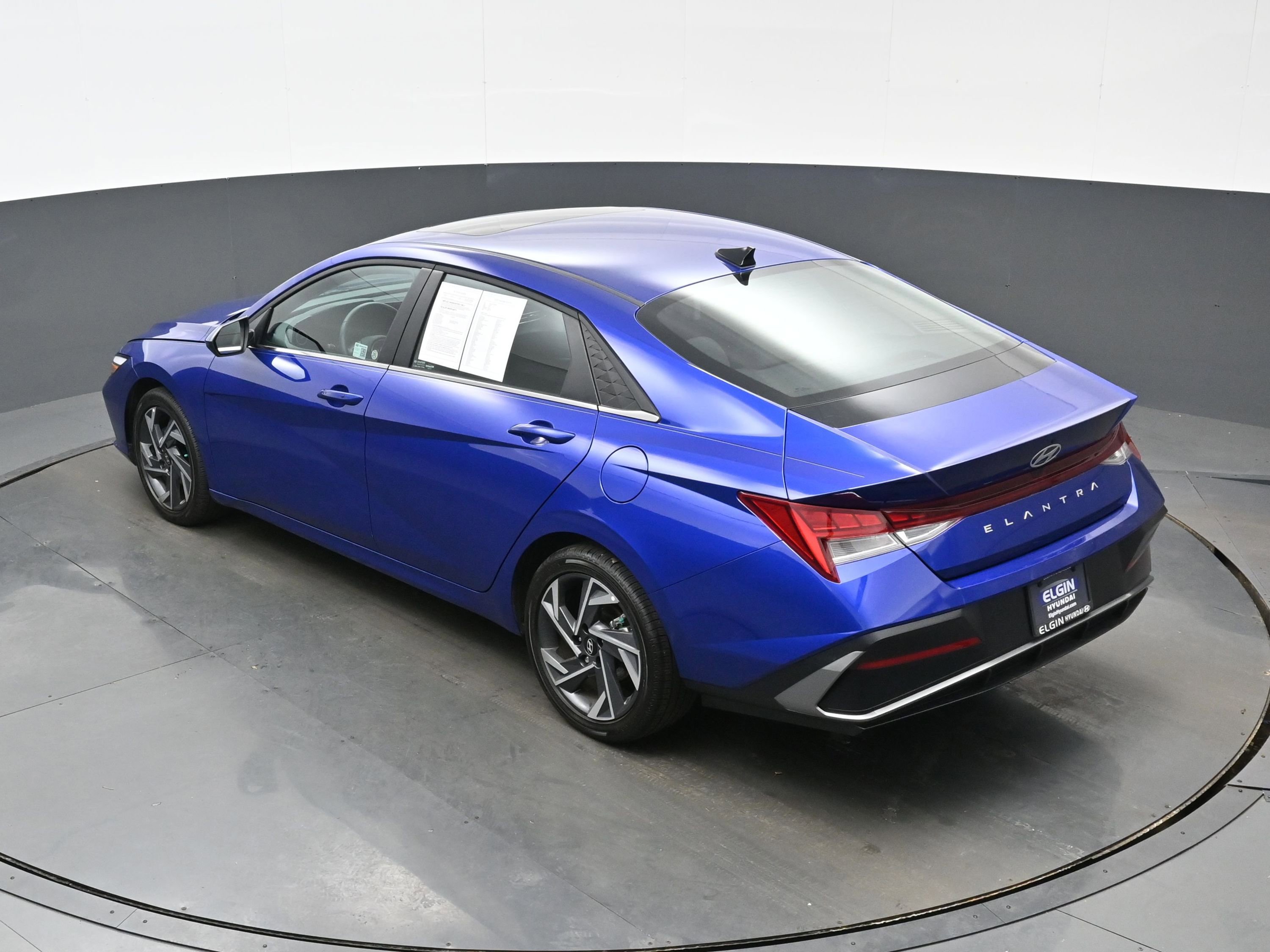 Certified 2025 Hyundai Elantra SEL image 33