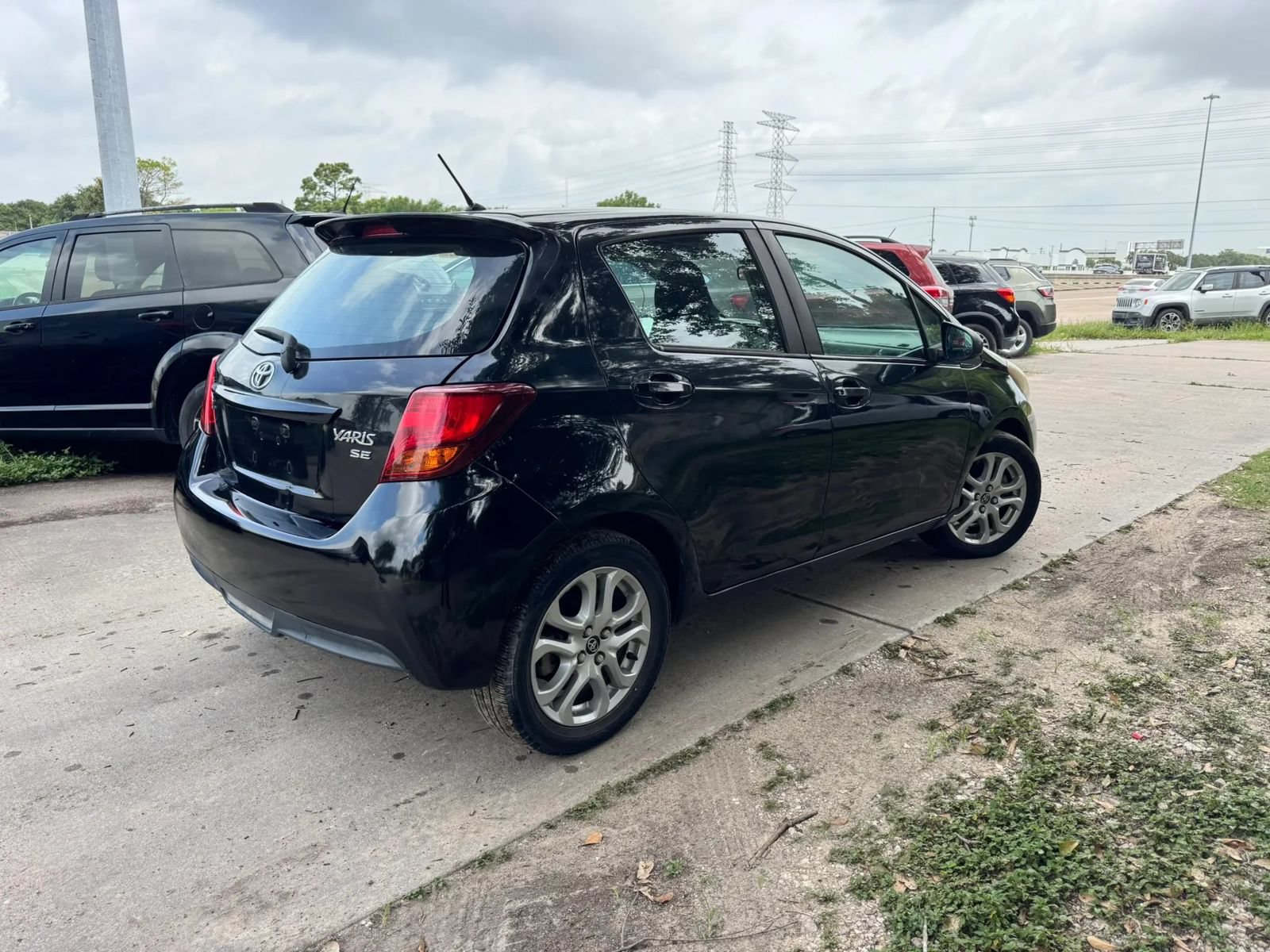 Used 2015 Toyota Yaris SE FWD image 6