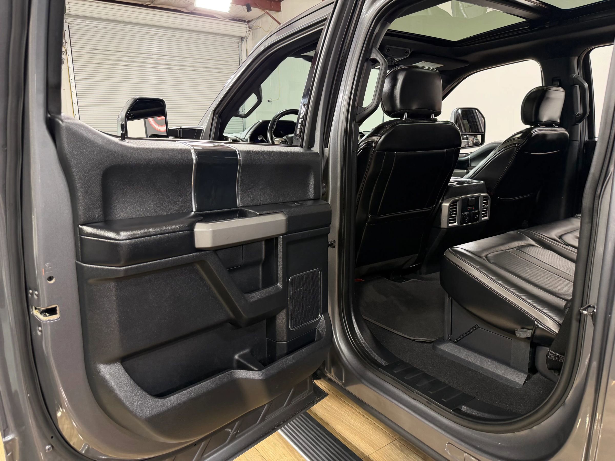 Used 2021 Ford F450 Platinum w/ FX4 Off-Road Package AWD/4WD image 15