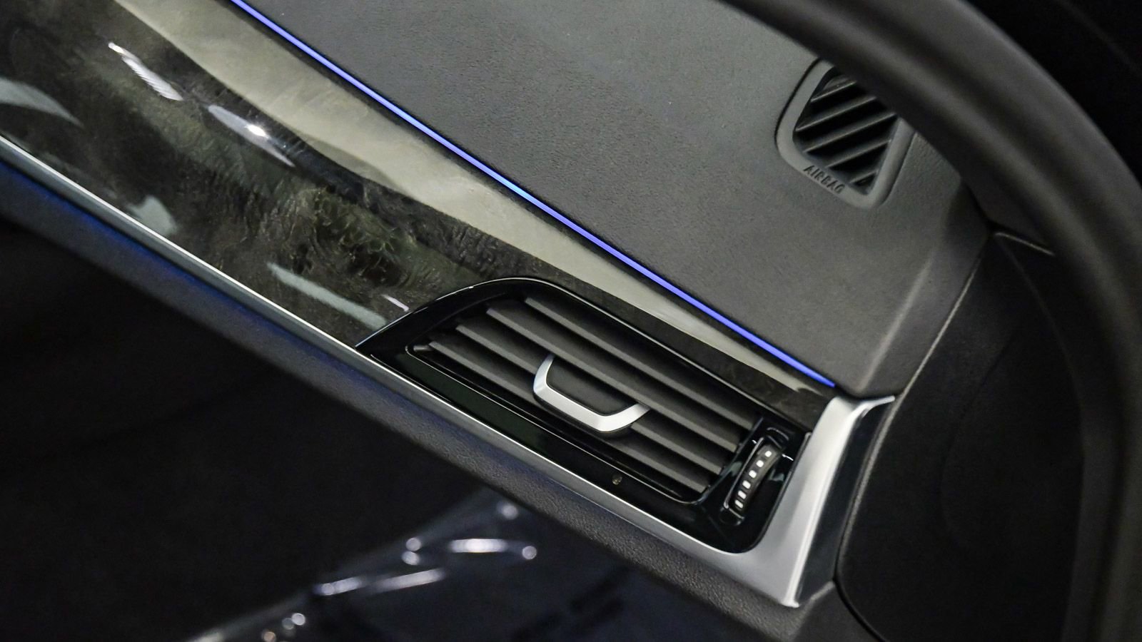 Certified 2023 BMW 530e w/ Premium Package image 16