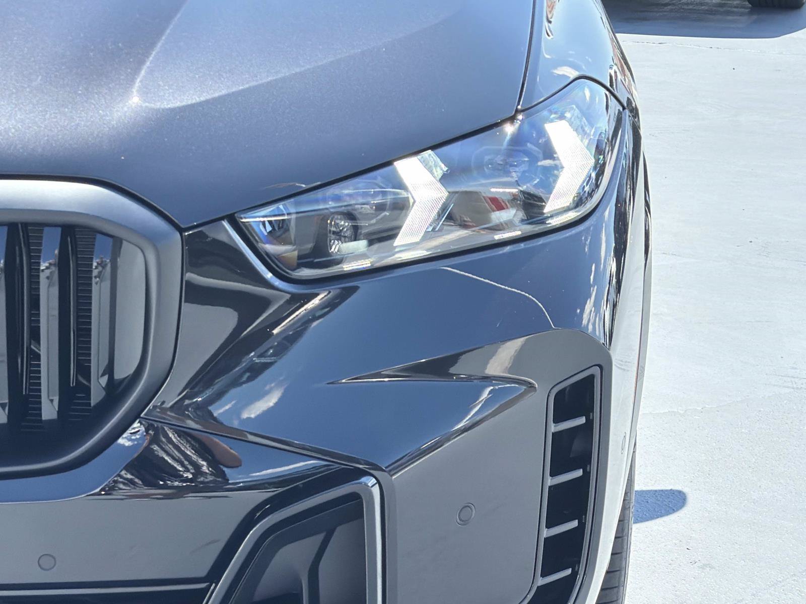 New 2026 BMW X5 xDrive40i w/ M Sport Package AWD/4WD image 9