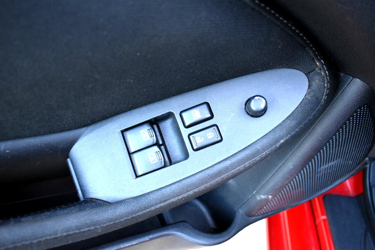 Used 2015 Nissan 370Z Coupe image 36