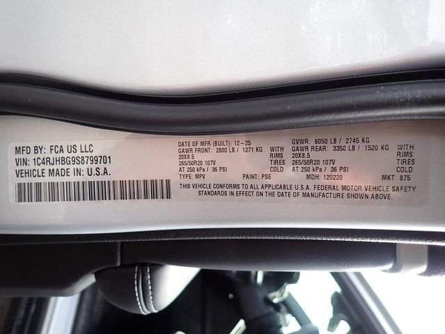 New 2025 Jeep Grand Cherokee Limited w/ Black Appearance Package image 16