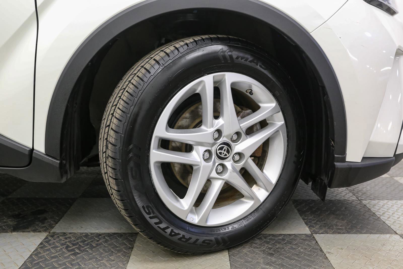 Used 2021 Toyota C-HR LE image 14